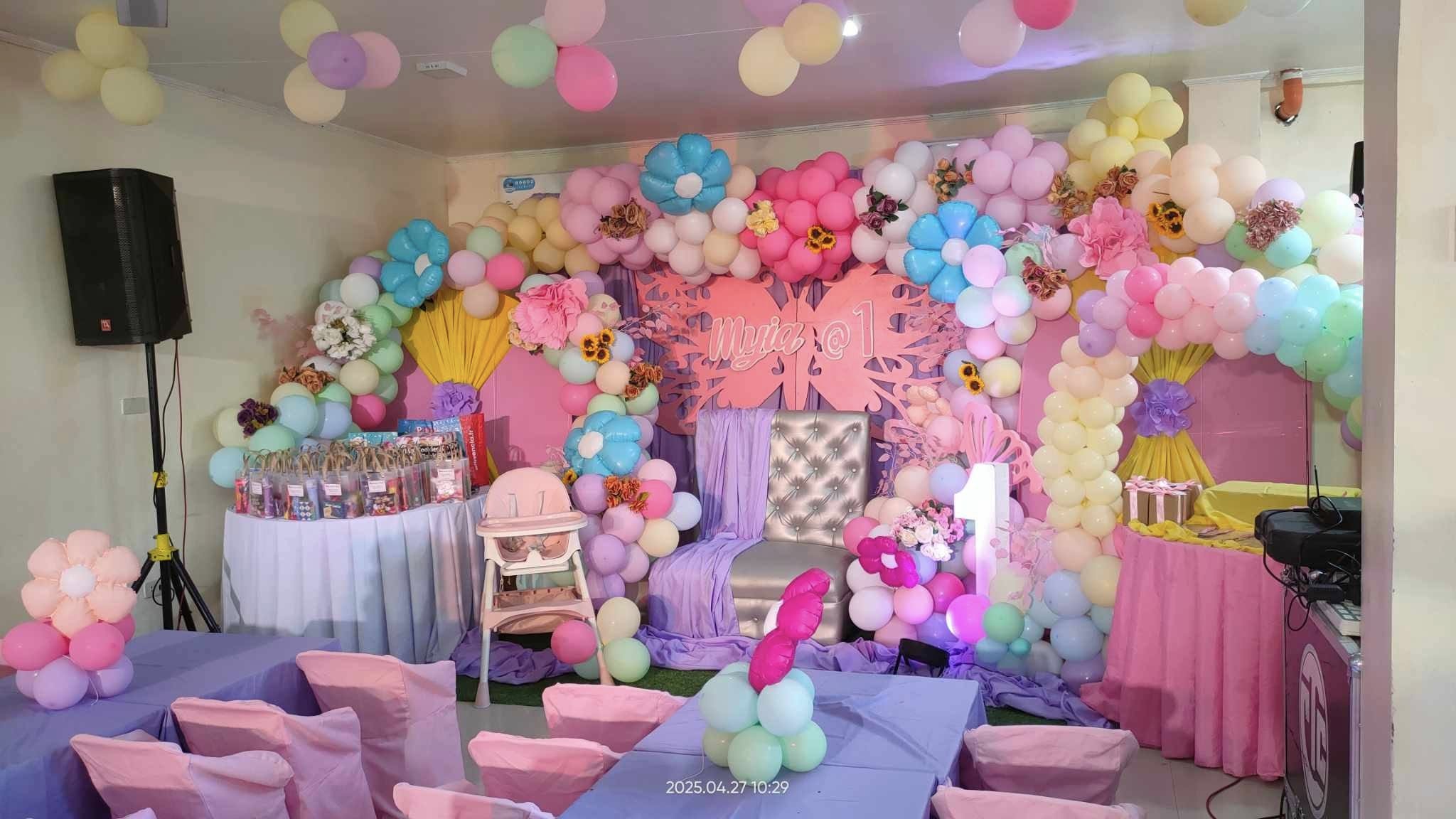 Kiddie Butterflies & Balloons Theme